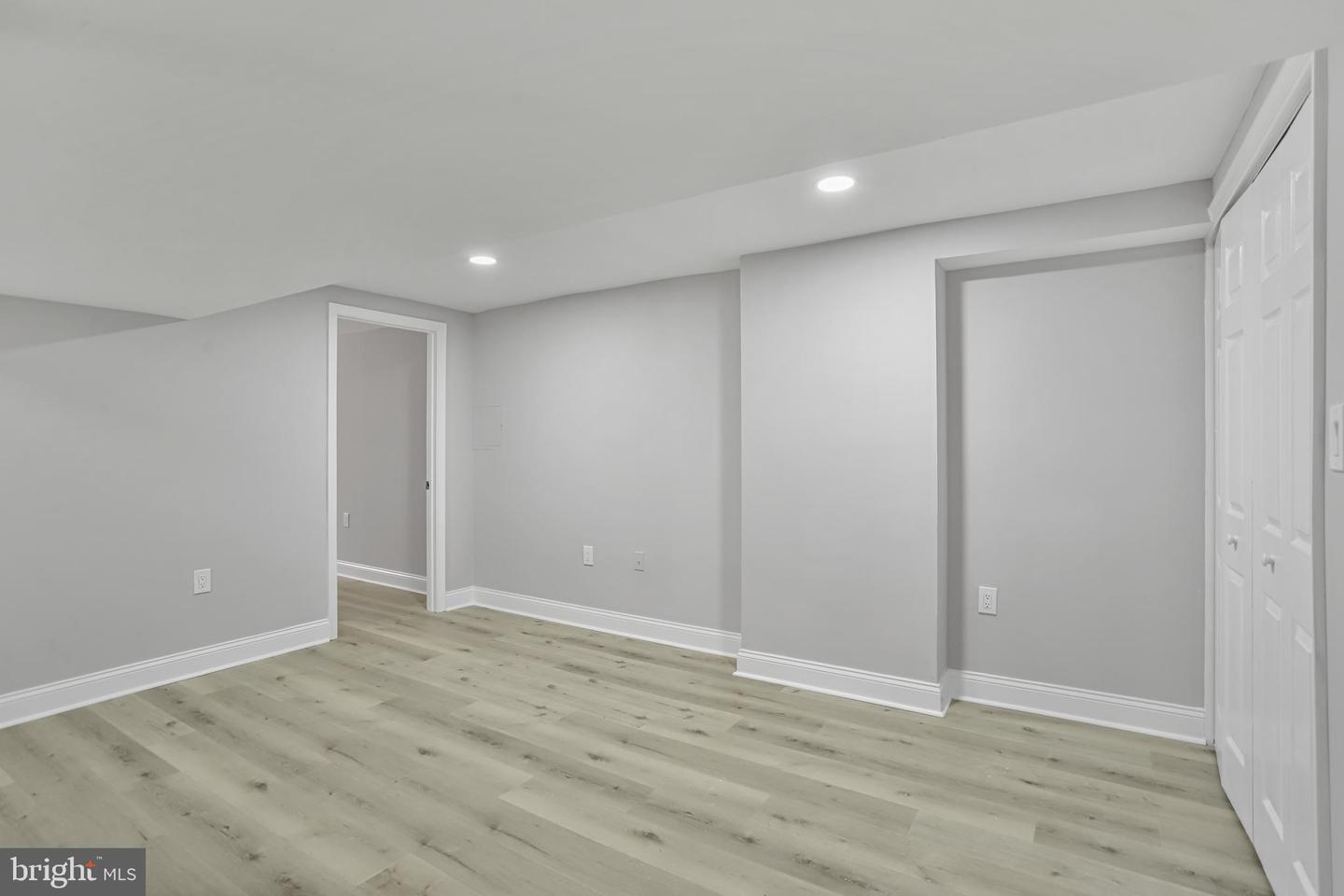 1000 Maple Ave Property Photo 33