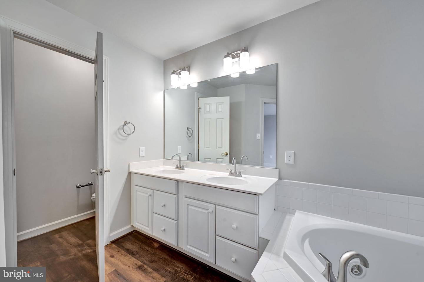 14203 Plum Run Way Property Photo 21