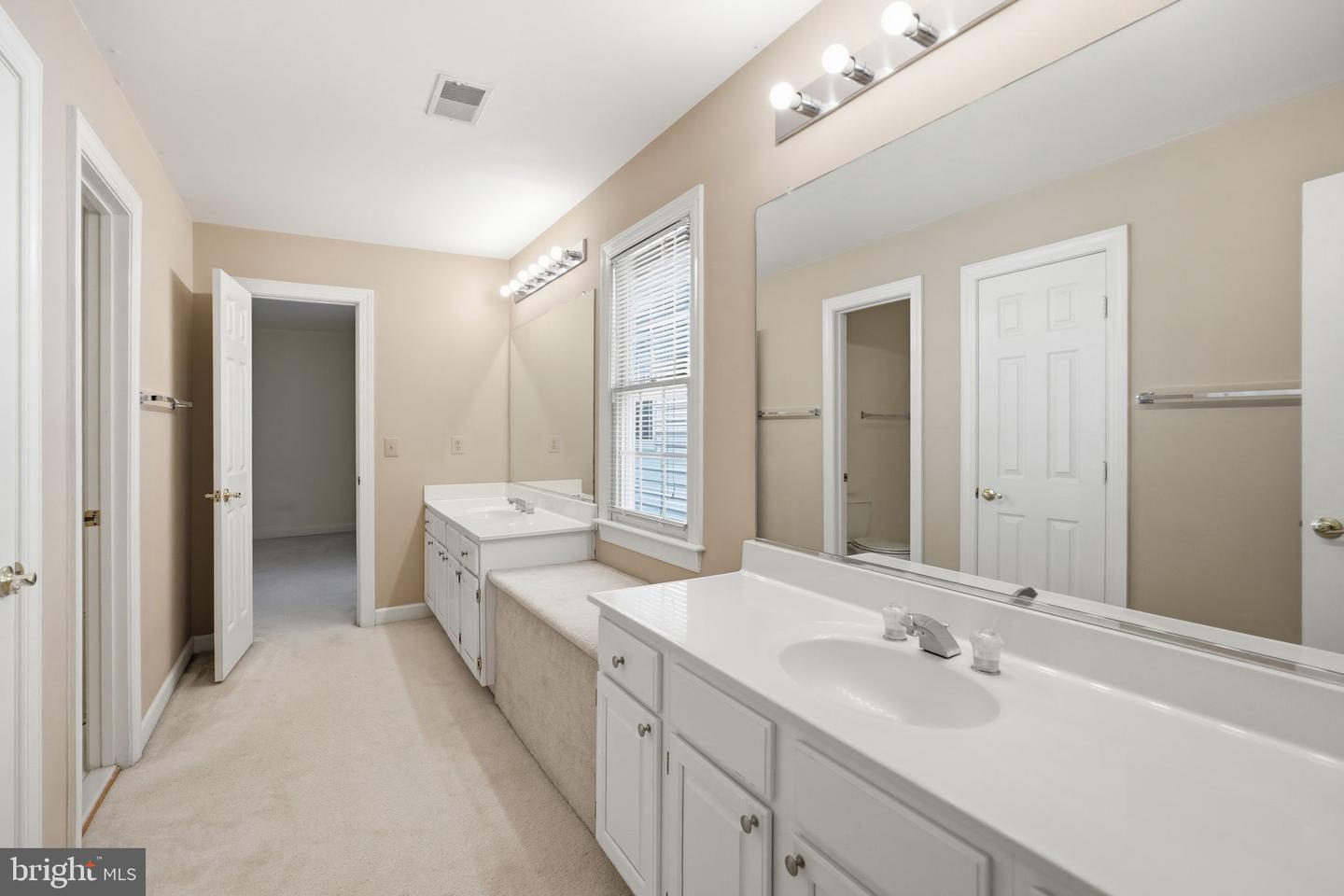 10417 Snow Point Dr Property Photo 32