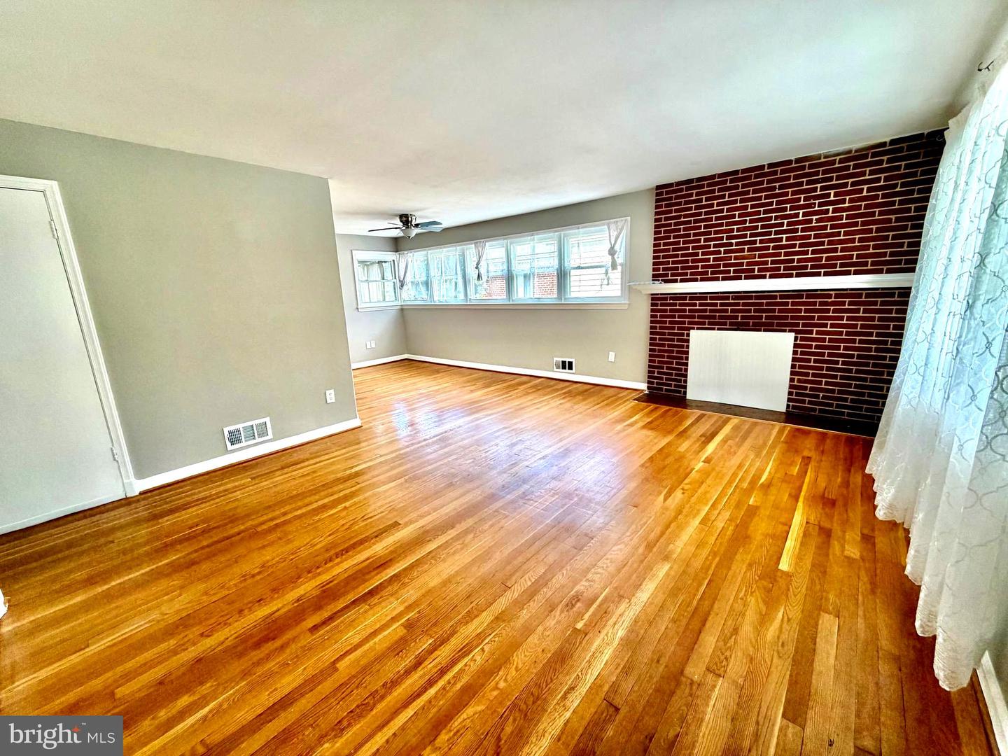 10128 Dallas Ave Property Photo 6