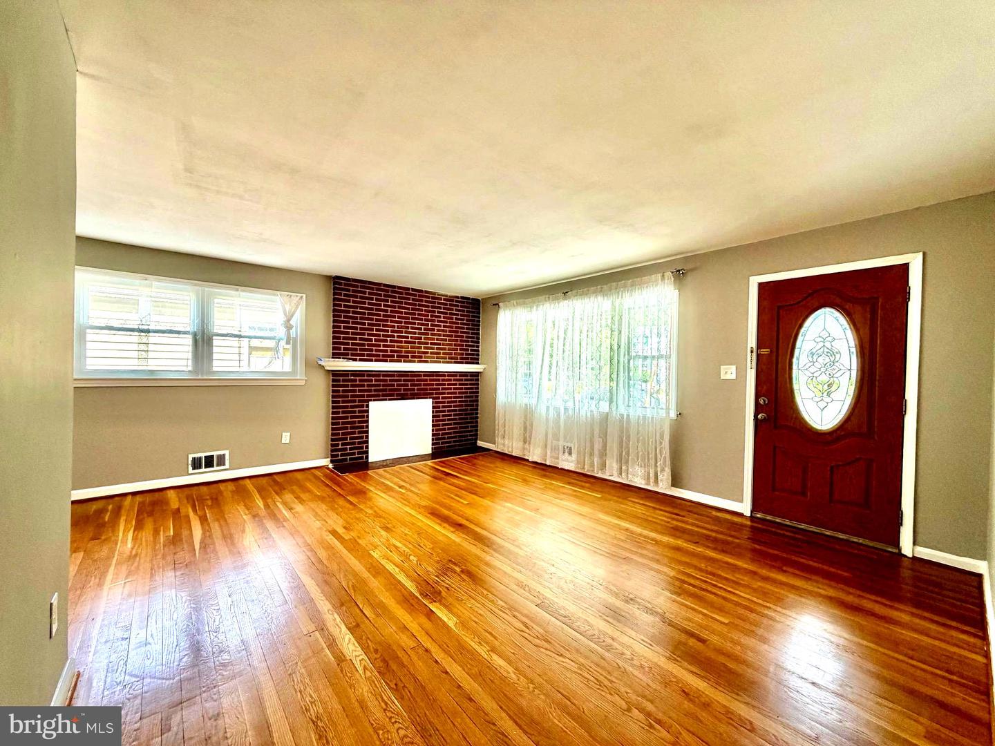 10128 Dallas Ave Property Photo 8