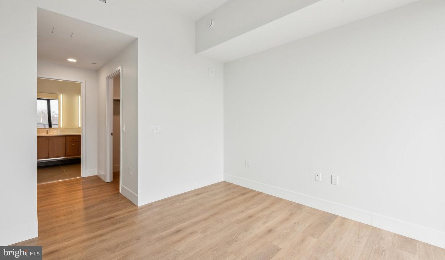 10511 Strathmore Hall St #520 Property Photo 12