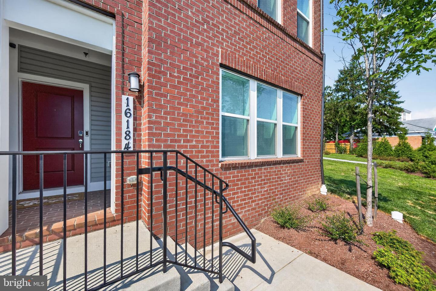 16184 Frederick Rd Property Photo 4