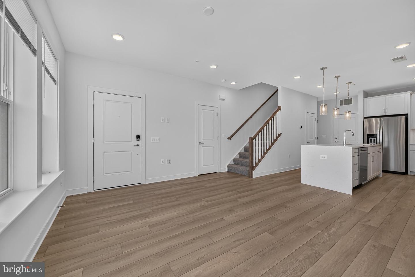 16184 Frederick Rd Property Photo 10