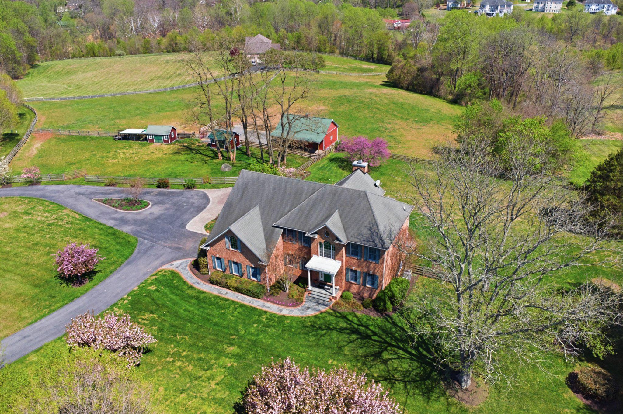 18905 Celebrity Ln Property Photo 1