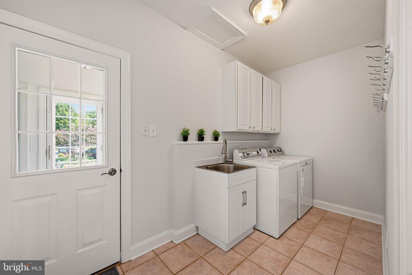 18905 Celebrity Ln Property Photo 26