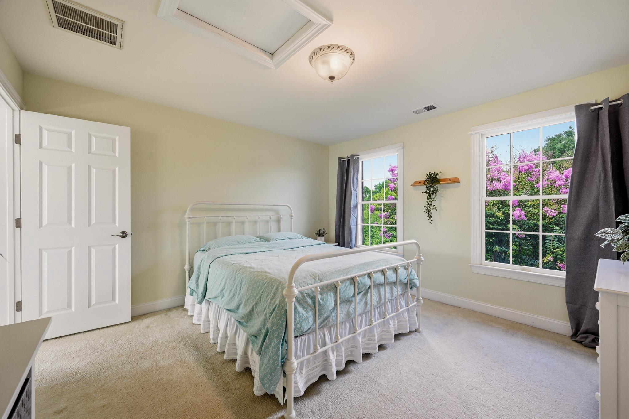 18905 Celebrity Ln Property Photo 37