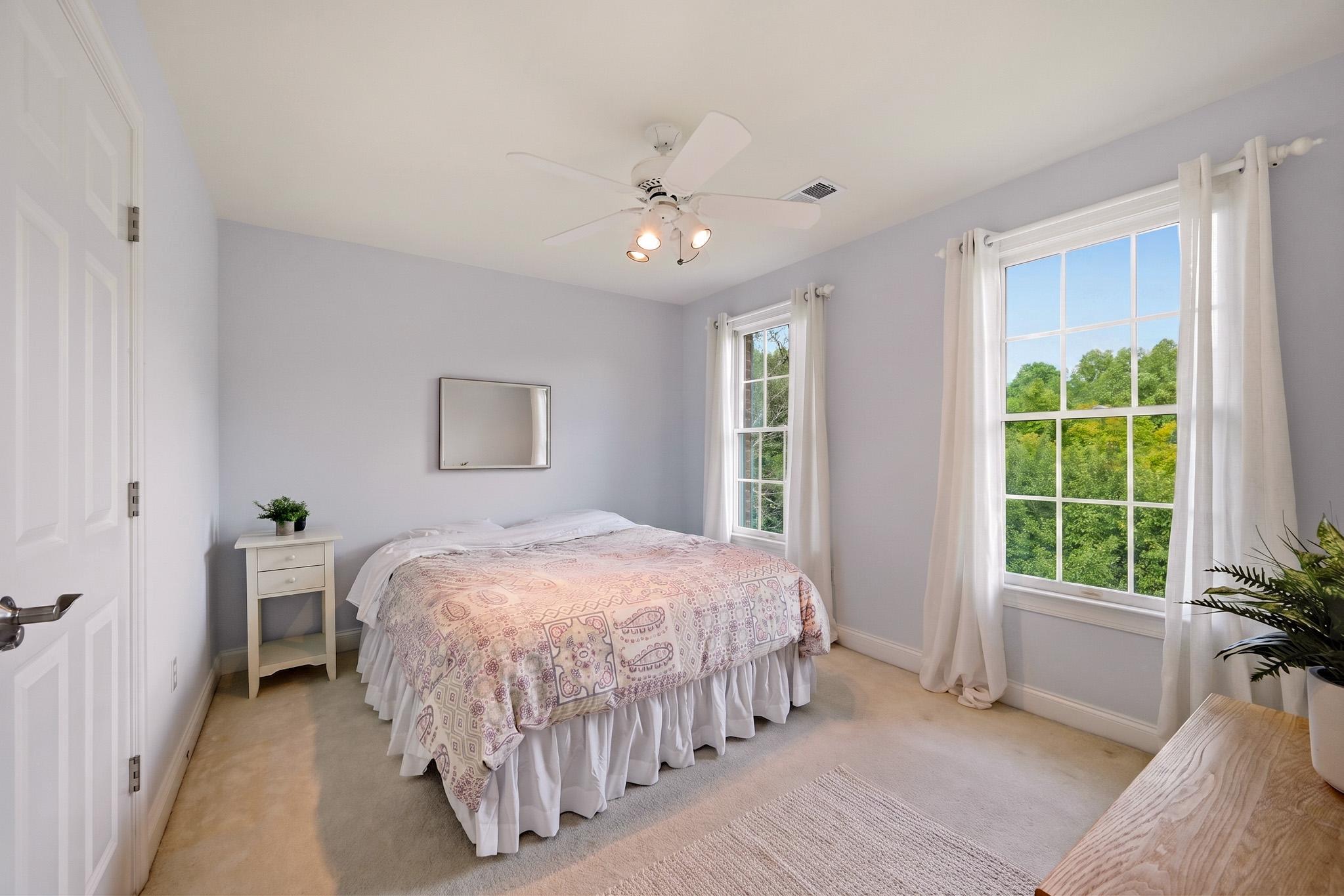18905 Celebrity Ln Property Photo 38