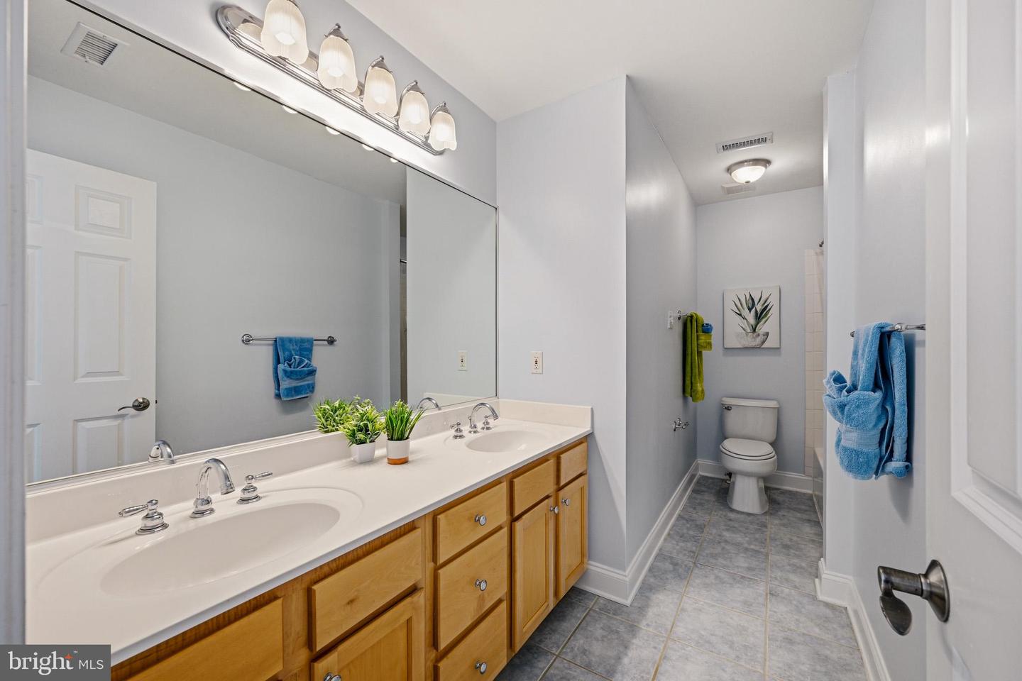 18905 Celebrity Ln Property Photo 40