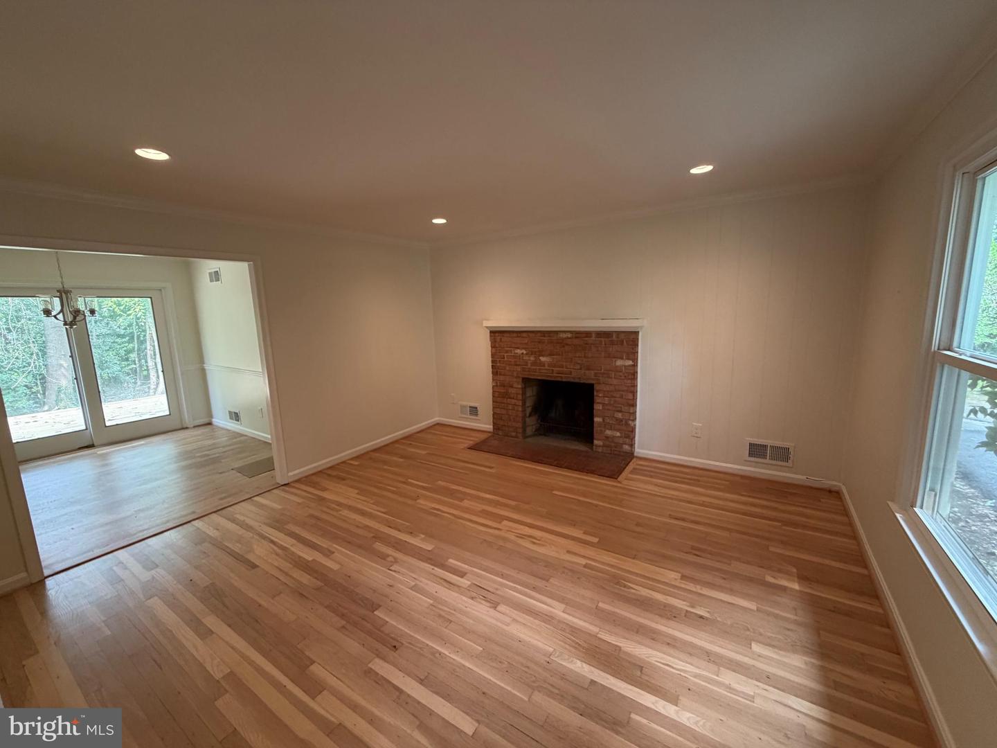 2429 Parallel Ln Property Photo 6