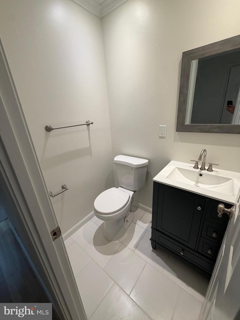 2429 Parallel Ln Property Photo 7
