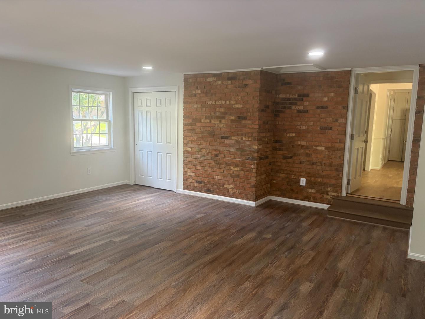 2429 Parallel Ln Property Photo 20