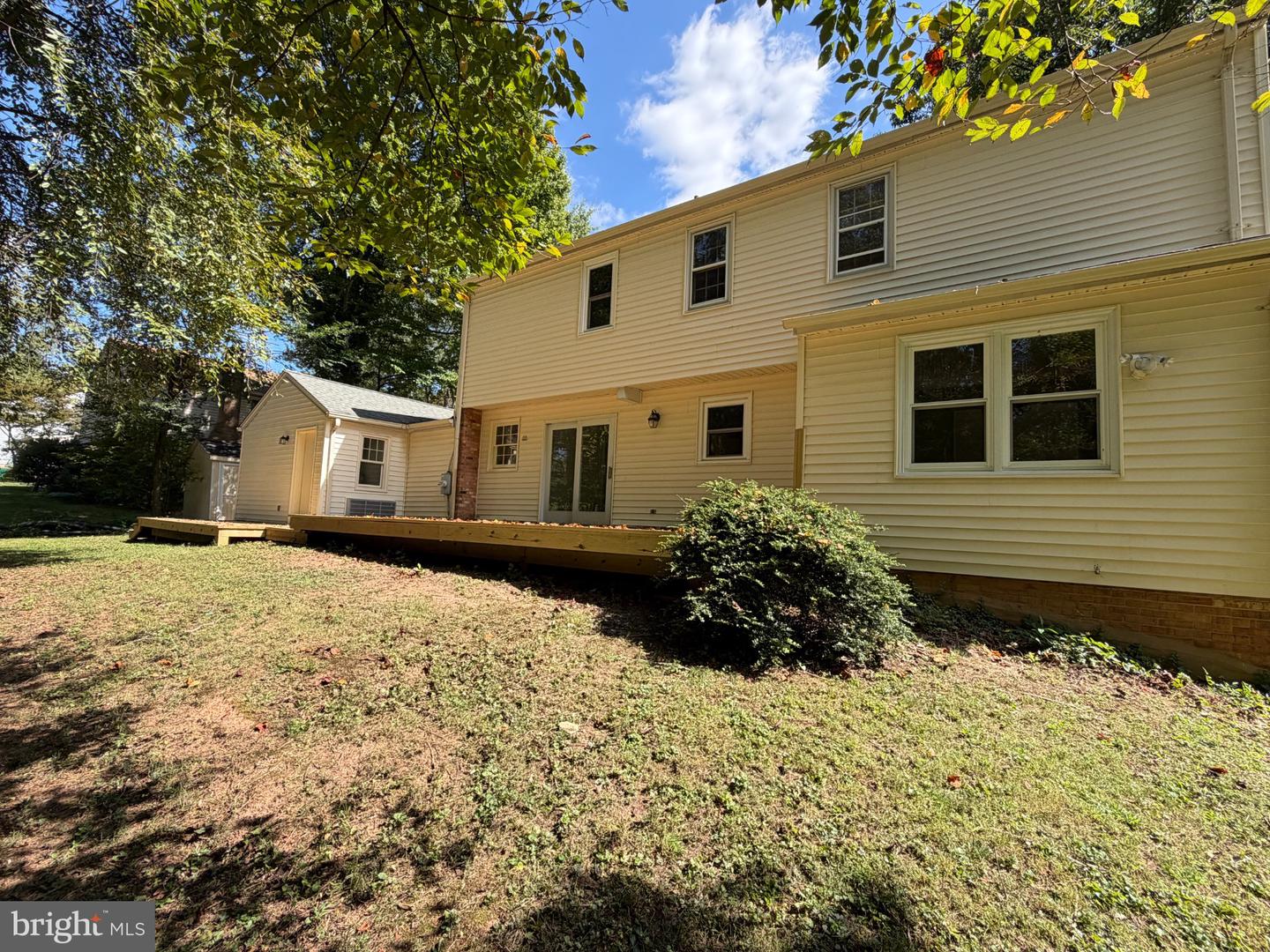 2429 Parallel Ln Property Photo 25