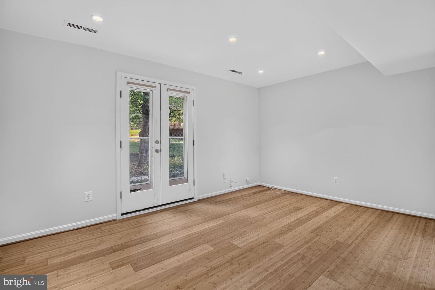 6609 Hillandale Rd #90 Property Photo 17