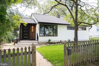 1229 SIMMONS DR