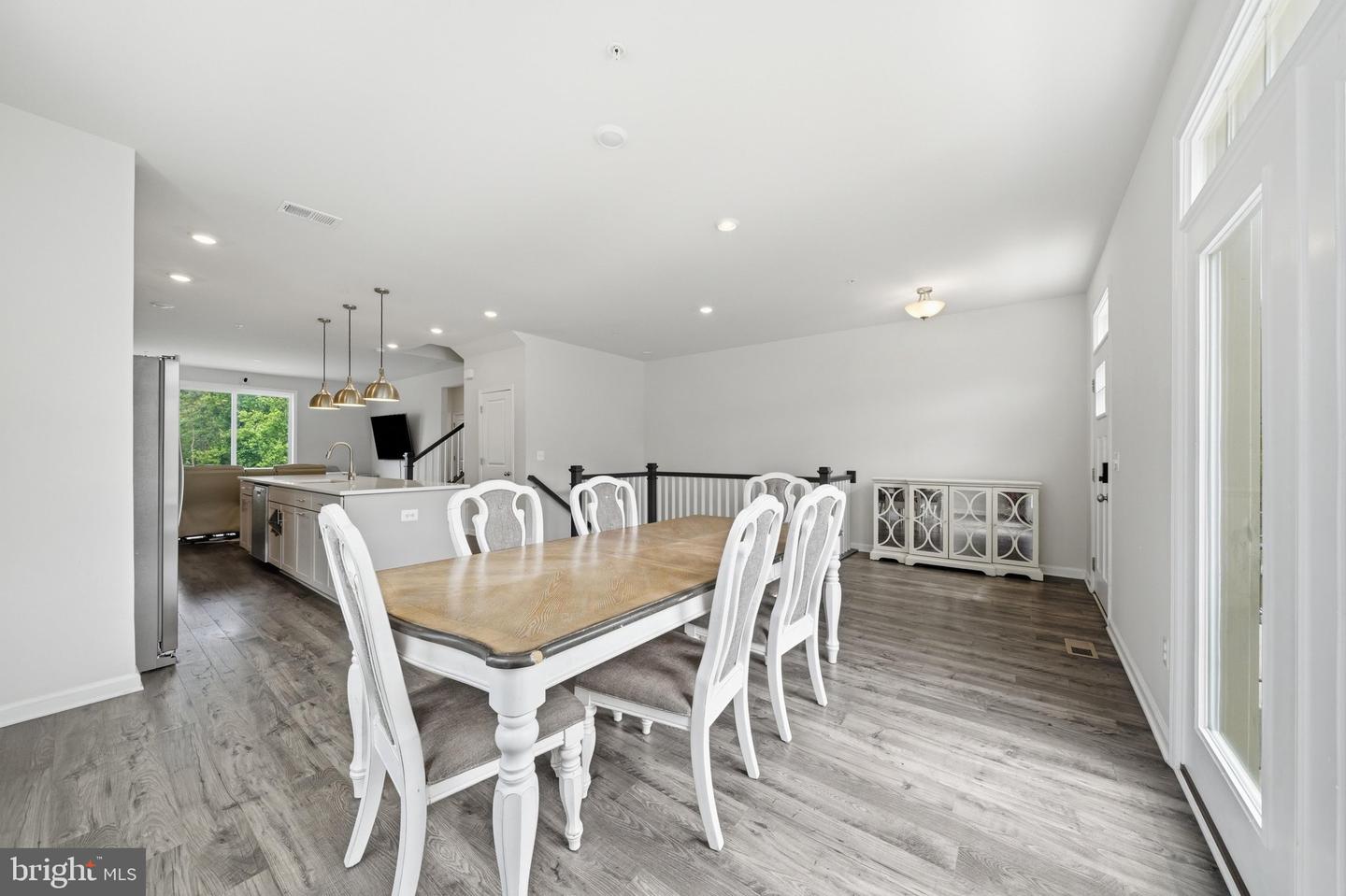 26220 Queens Grove Ter Property Photo 7