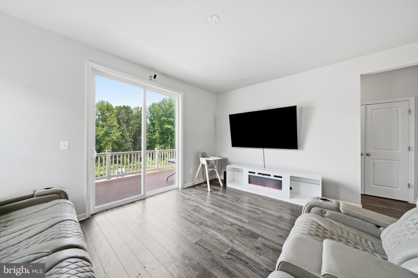 26220 Queens Grove Ter Property Photo 13