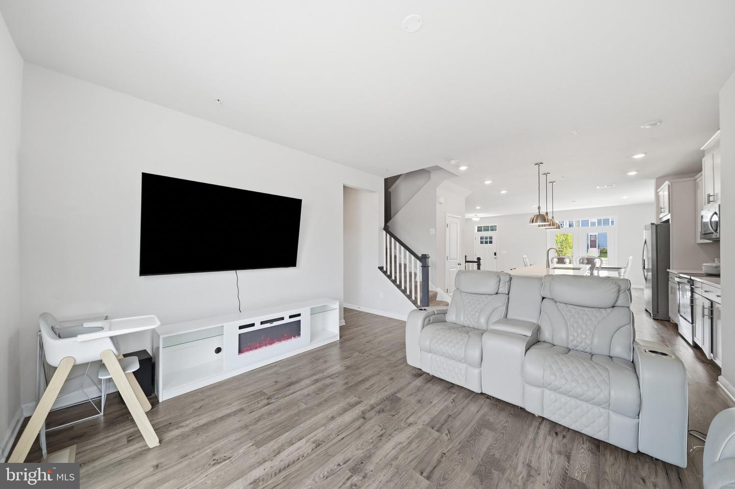 26220 Queens Grove Ter Property Photo 16