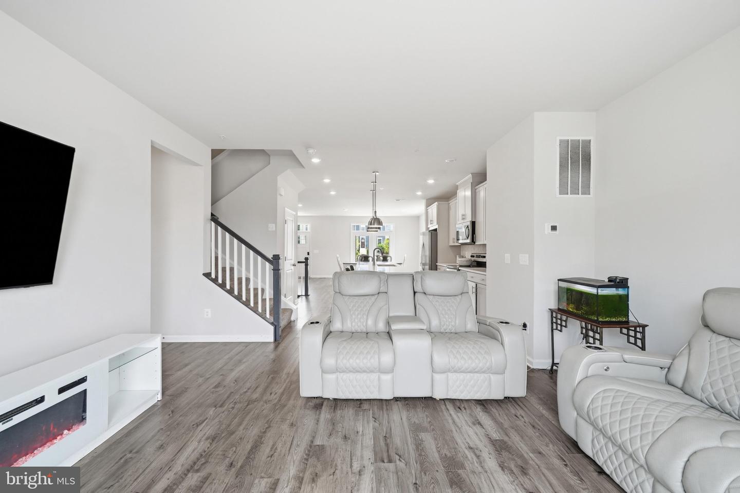 26220 Queens Grove Ter Property Photo 17
