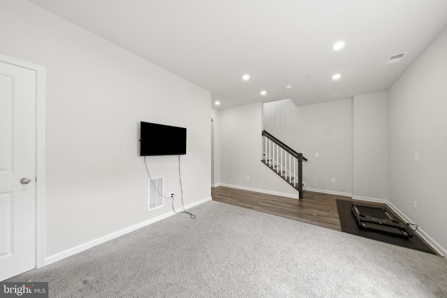 26220 Queens Grove Ter Property Photo 32