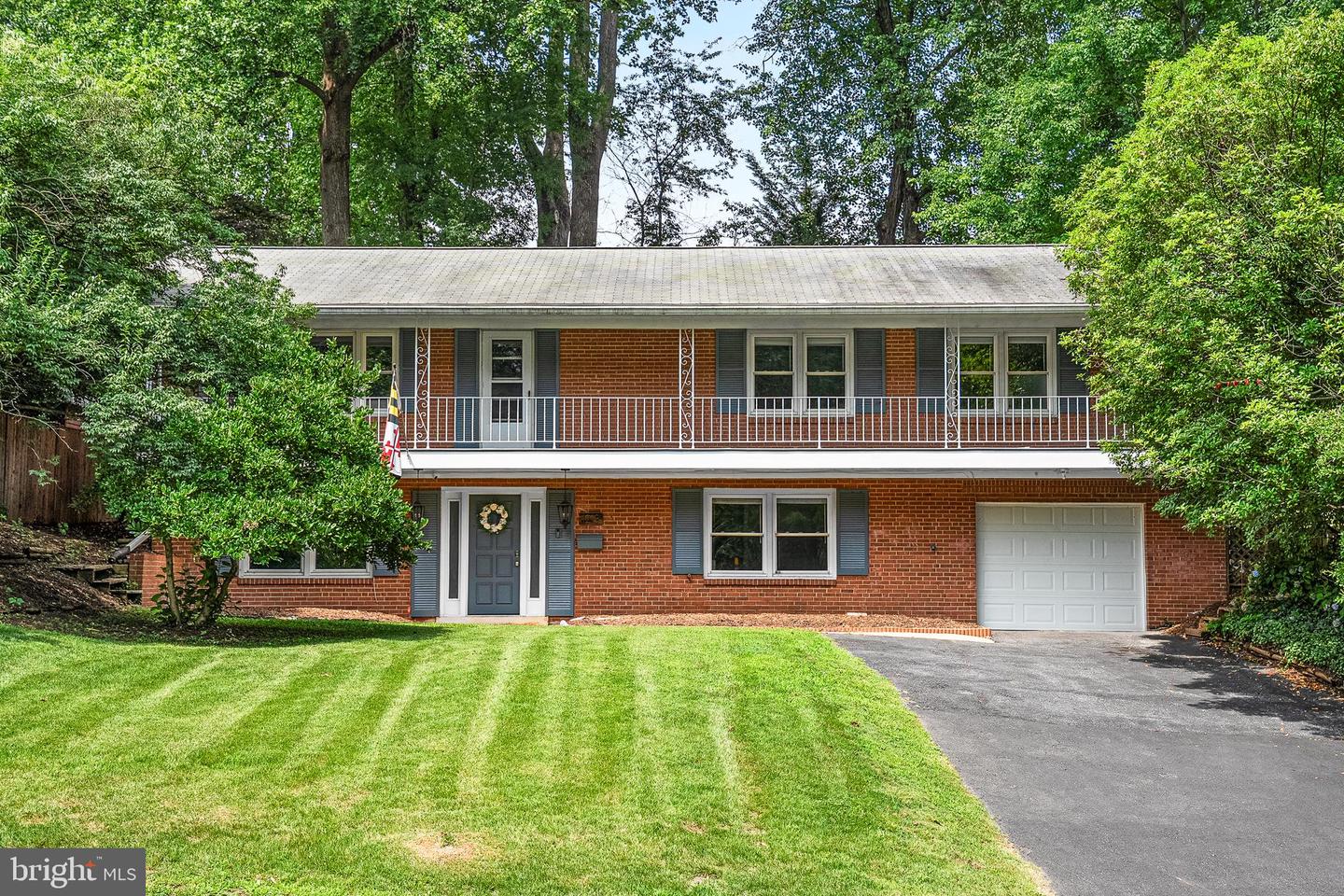1213 DALE DR