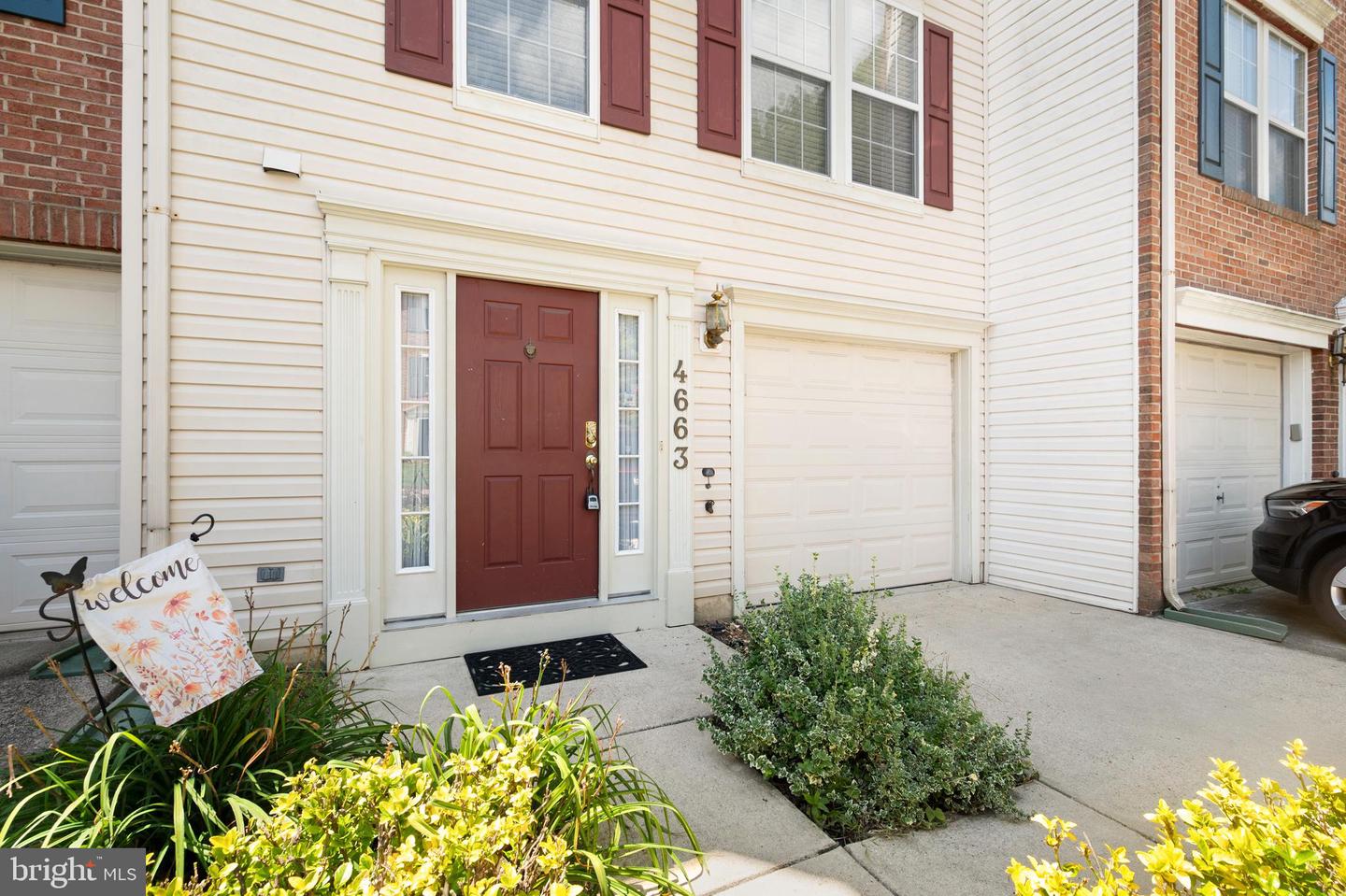 4663 Weston Pl Property Photo 2
