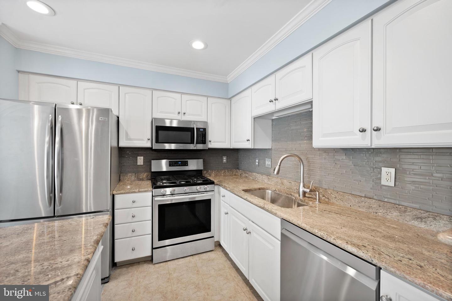 4663 Weston Pl Property Photo 9
