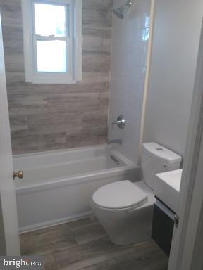 120 Fleetwood Ter Property Photo 7