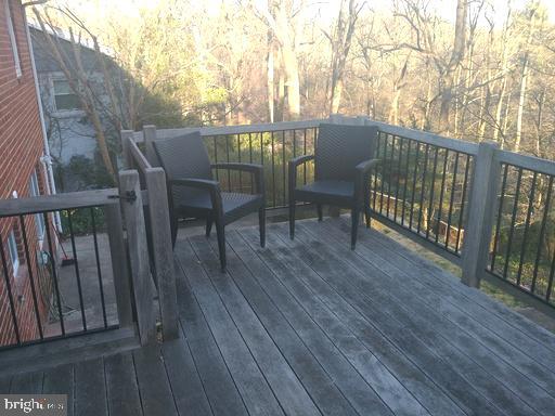 120 Fleetwood Ter Property Photo 13