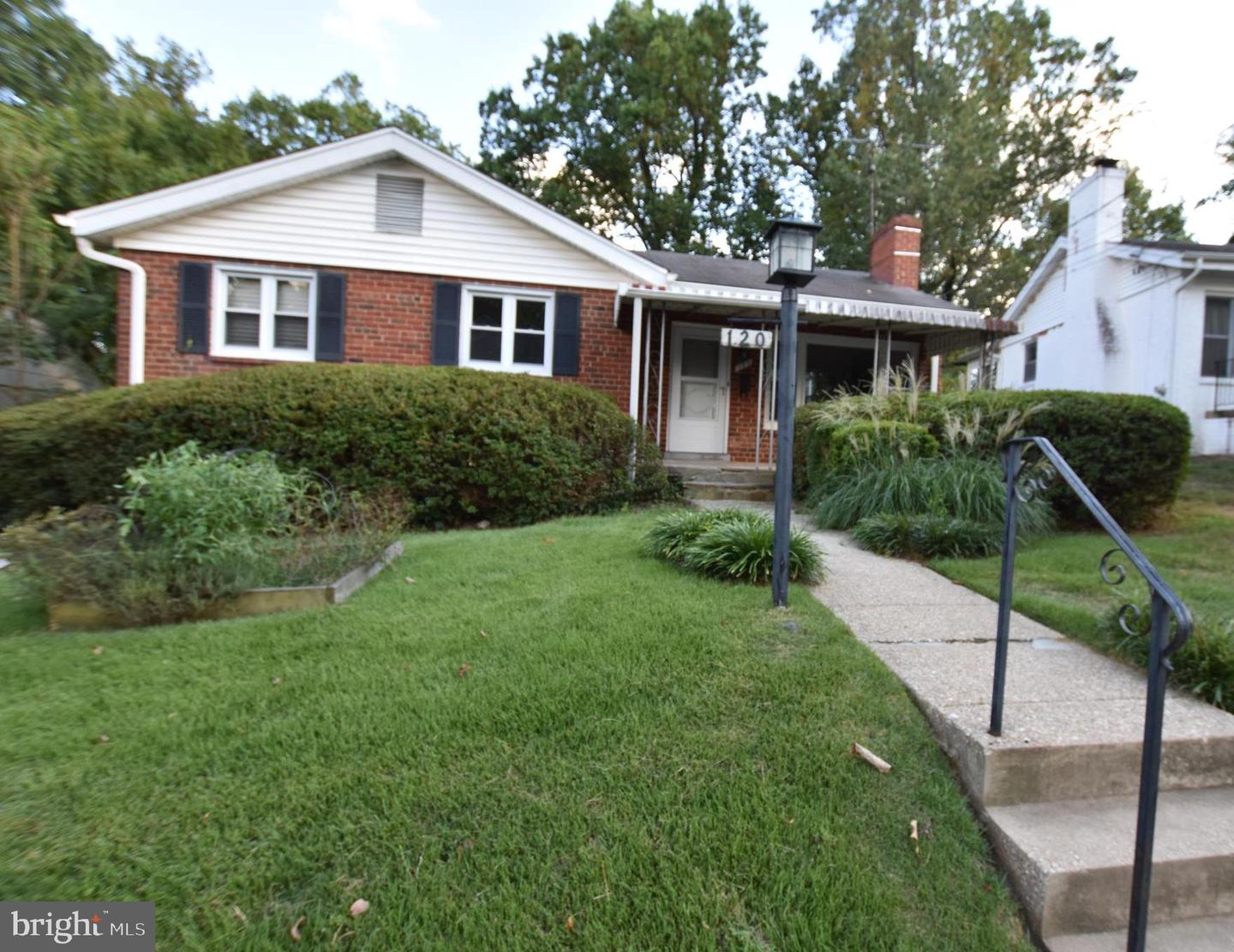 120 Fleetwood Ter Property Photo 14