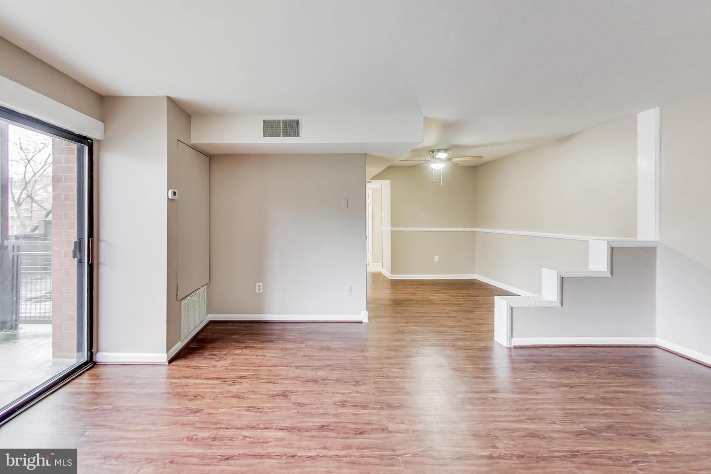 7611 Maple Ave #202 Property Photo 7
