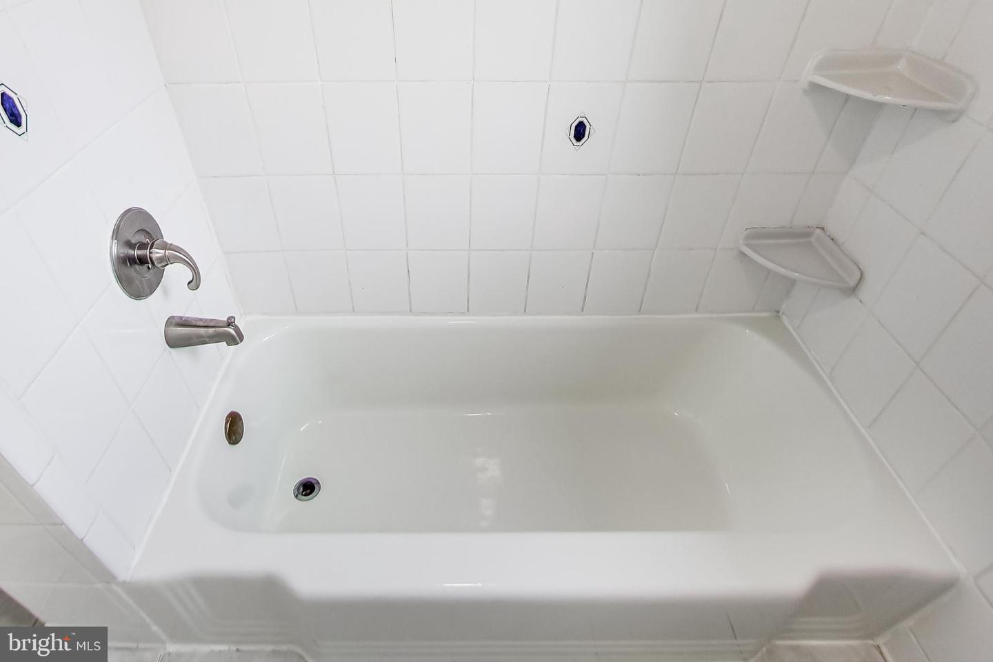 7611 Maple Ave #202 Property Photo 15