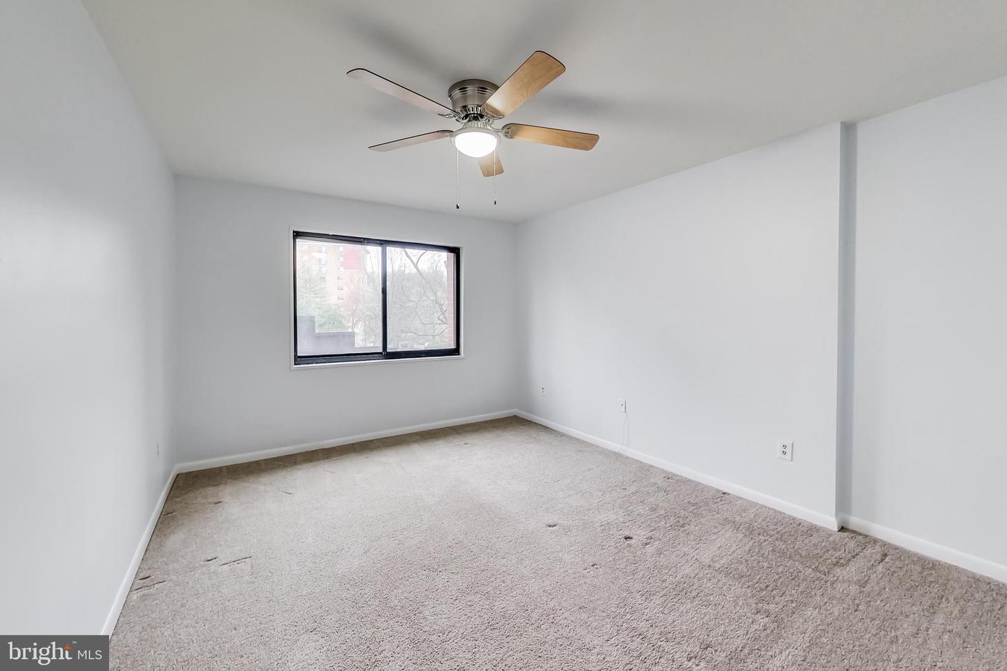 7611 Maple Ave #202 Property Photo 16