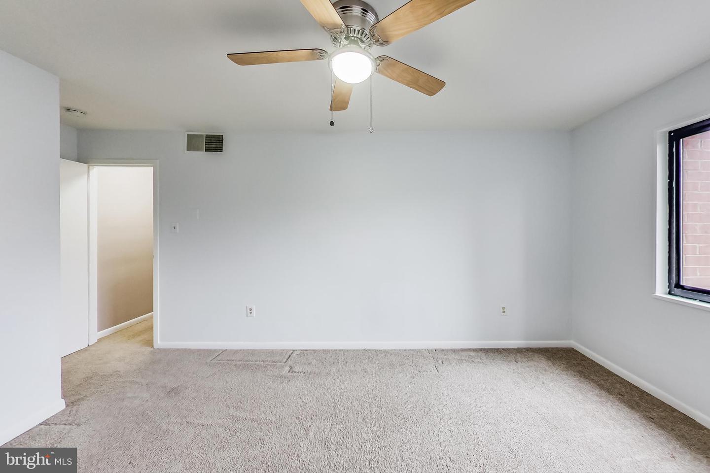 7611 Maple Ave #202 Property Photo 17