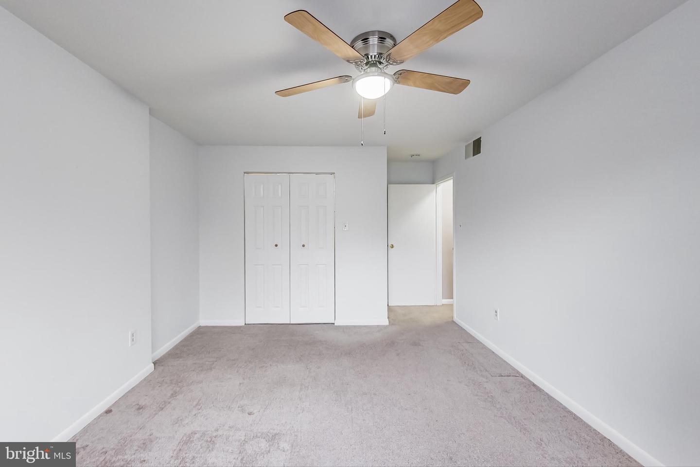 7611 Maple Ave #202 Property Photo 18