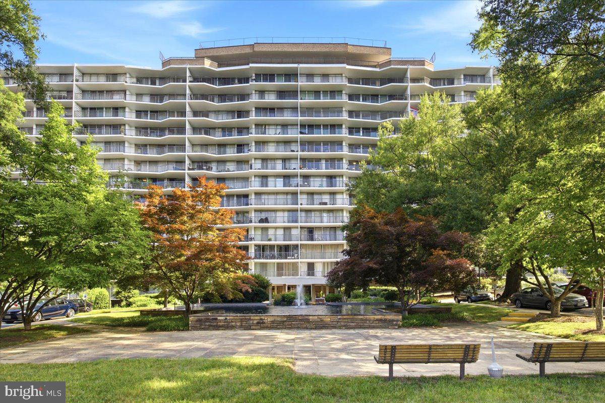 3333 UNIVERSITY BLVD W #704
