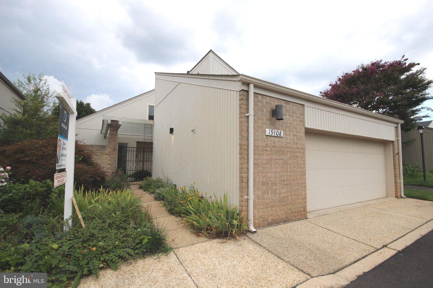 19108 Rhodes Way Property Photo 1
