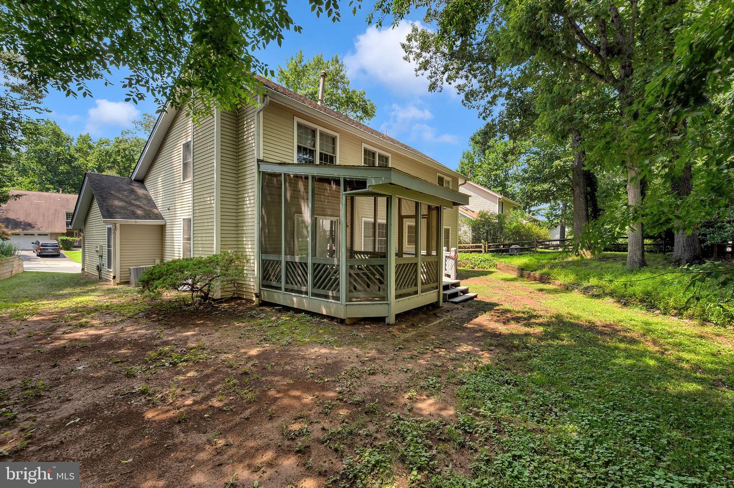 11533 Flints Grove Ln Property Photo 9