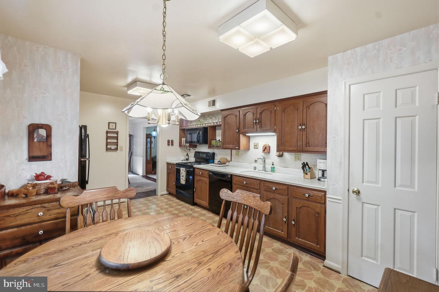 17517 Skyline Dr Property Photo 15