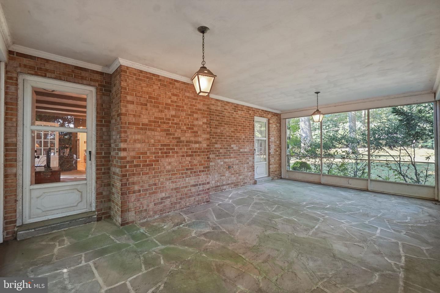 17517 Skyline Dr Property Photo 34