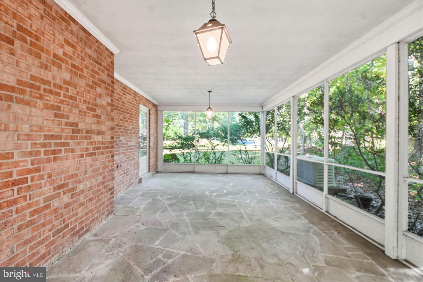 17517 Skyline Dr Property Photo 35