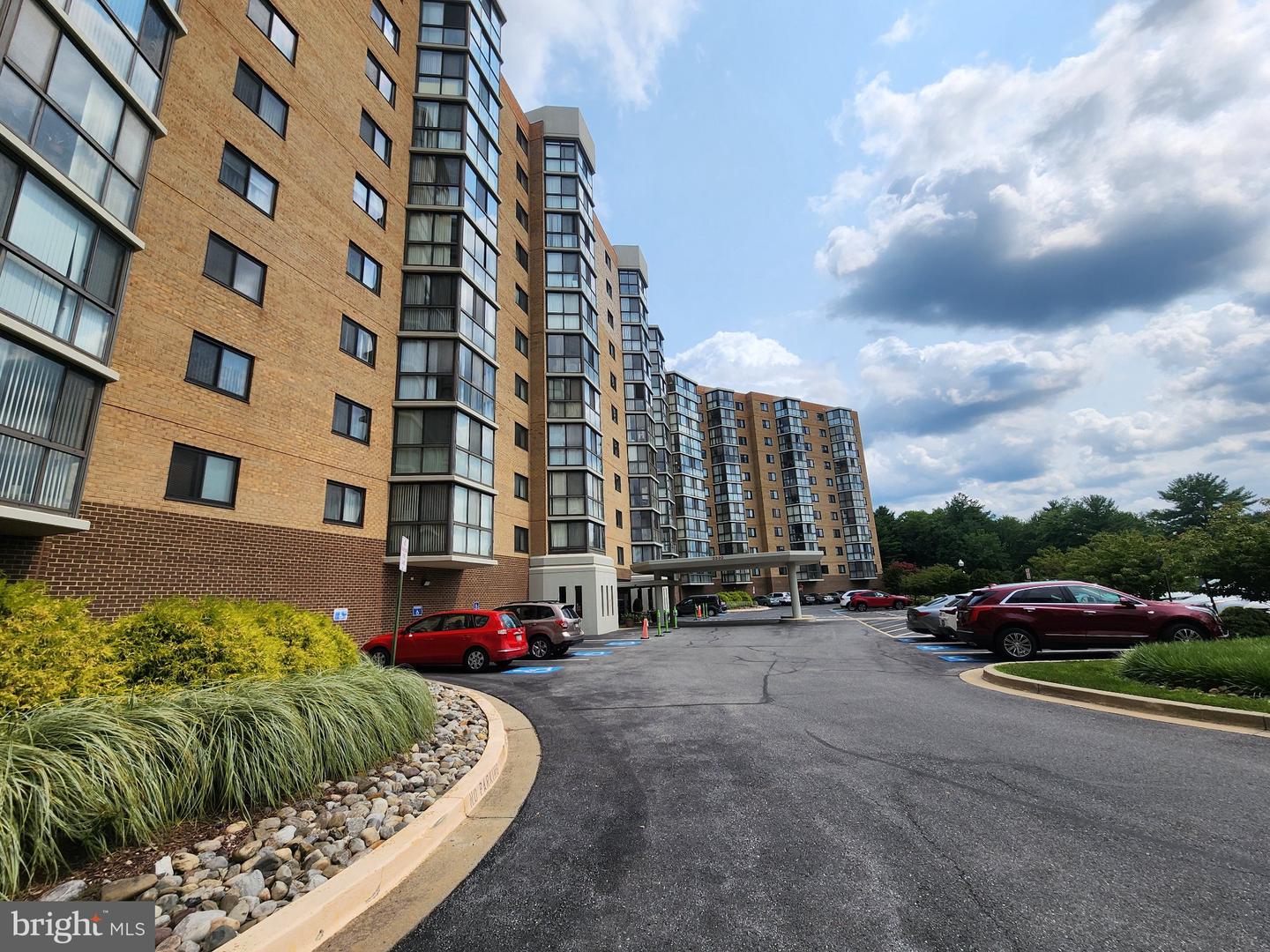 3330 N Leisure World Blvd #5-415 Property Photo 1