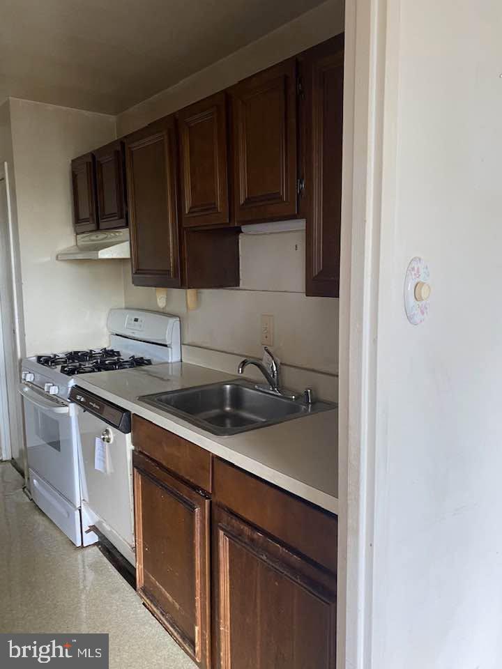 1900 Lyttonsville Rd #914 Property Photo 8