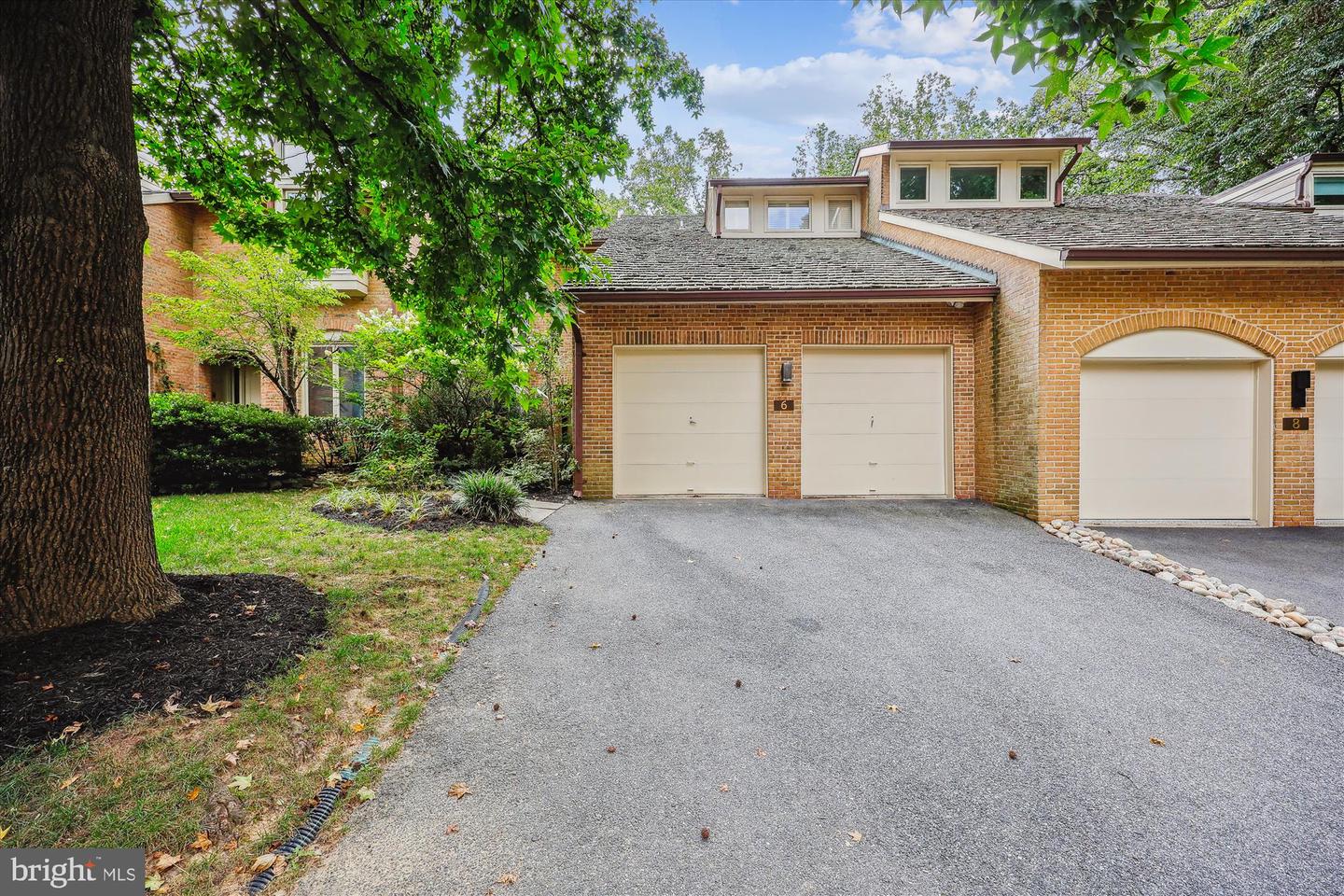 6 GOLDLEAF CT Property Photo 1
