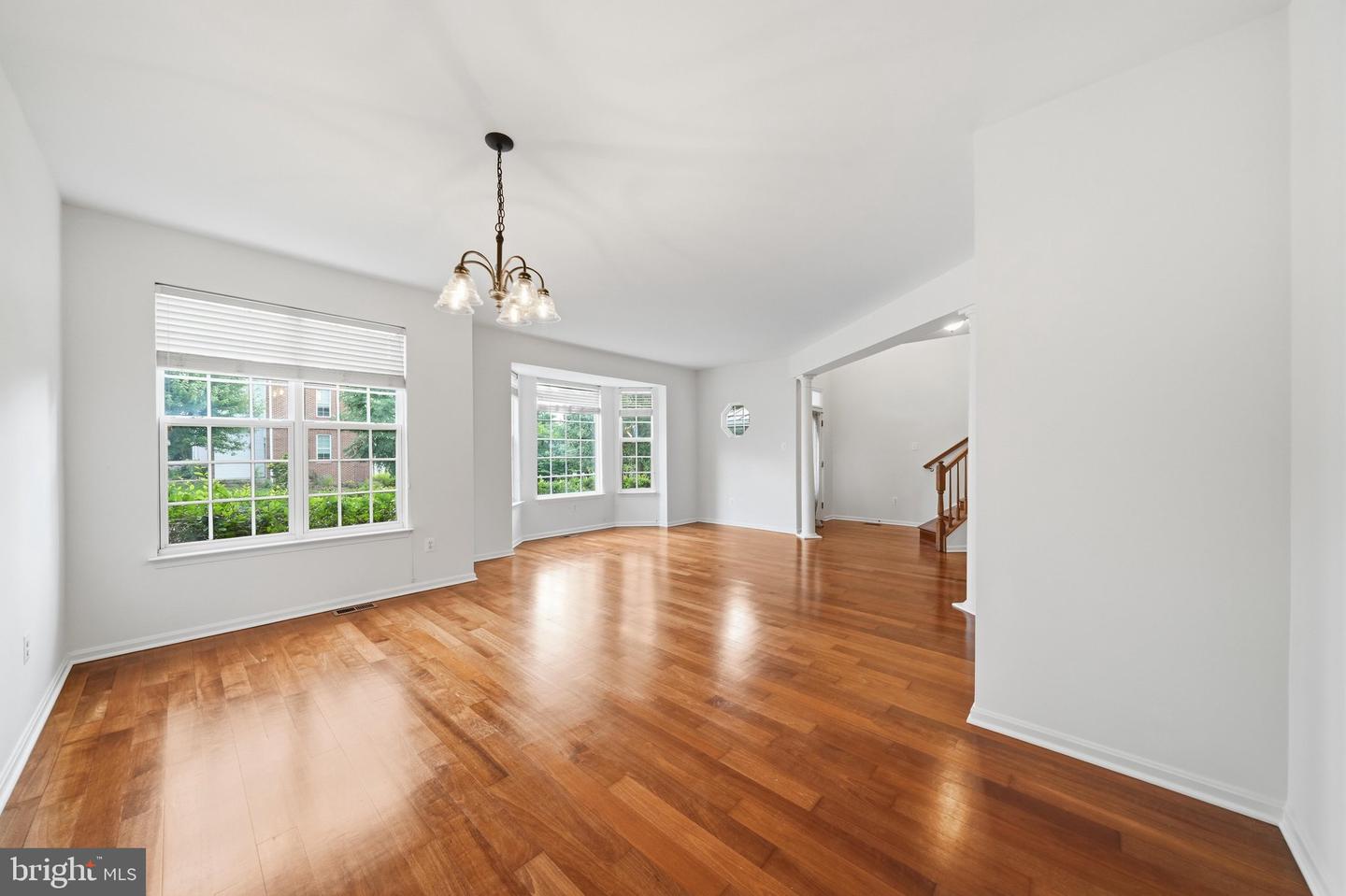 13814 Crownsgate Way Property Photo 8