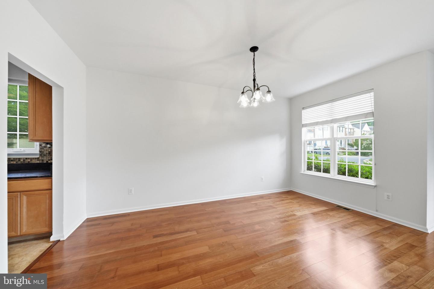 13814 Crownsgate Way Property Photo 9