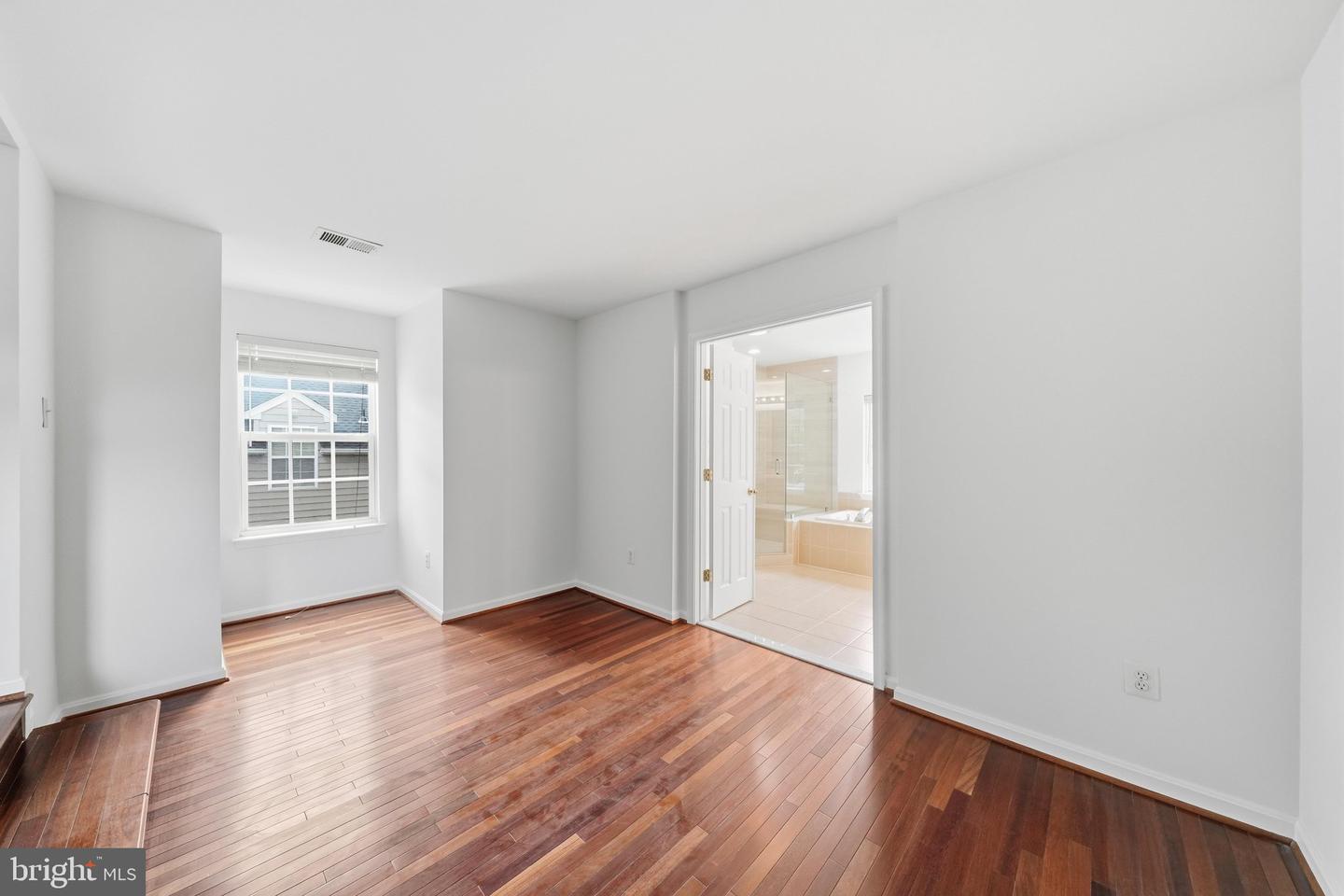 13814 Crownsgate Way Property Photo 23