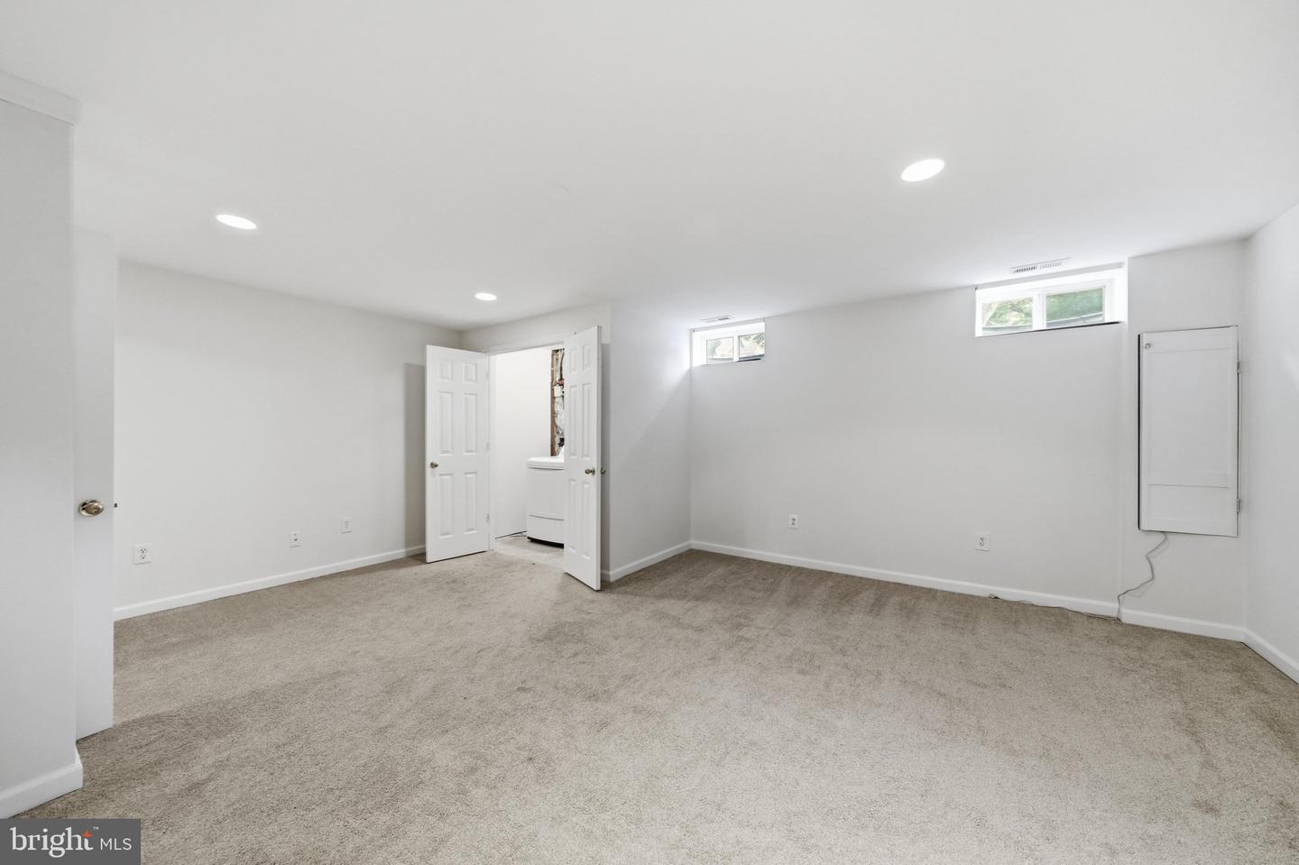 13814 Crownsgate Way Property Photo 38