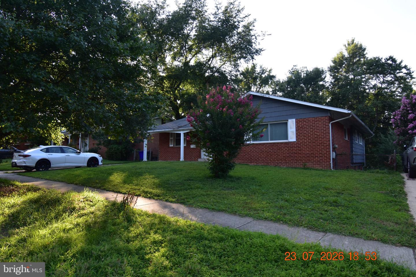 716 Whitaker Ter Property Photo 2