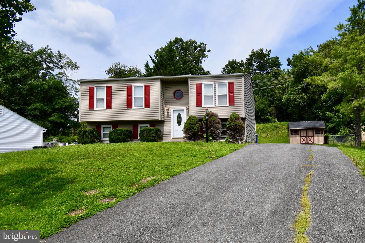 25253 Conrad Ct Property Photo 1